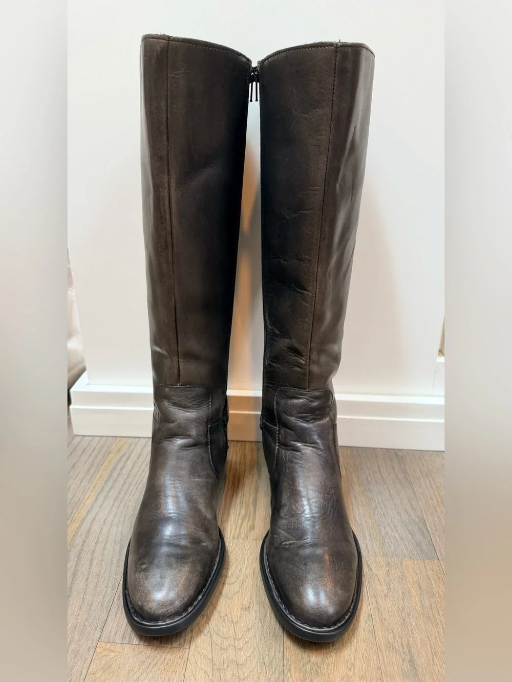 Born Helen Knee High Leather Riding Boots Distressed Womens 8 Tall Comfort
